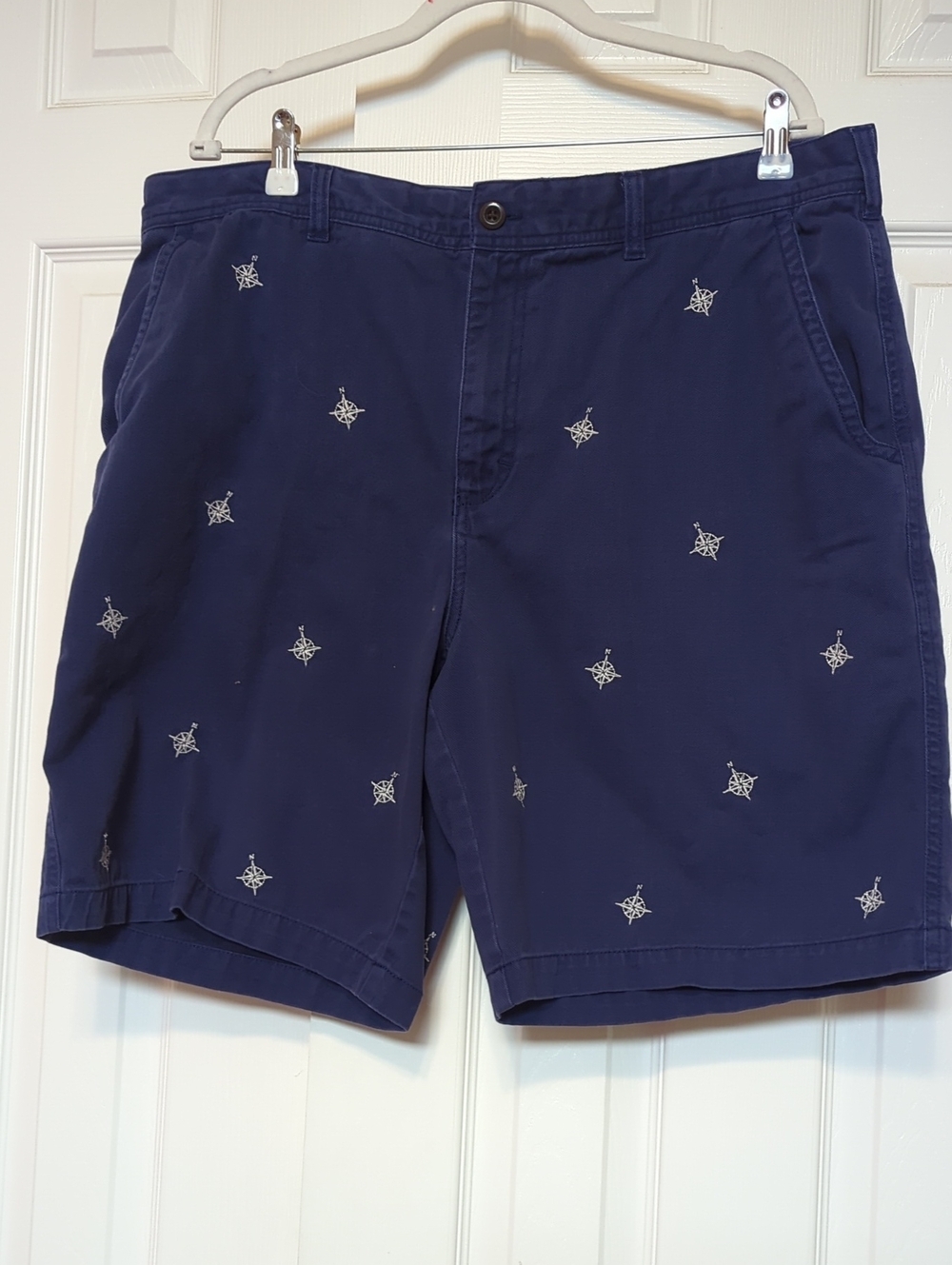 Izod Saltwater Navy Shorts With White Embroidery Size 40